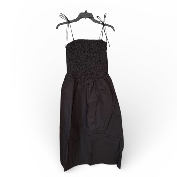 Astr Dresses & Skirts - NWT Astr the Label Drop Waist Smocked MIDI Dress | Black | Medium
